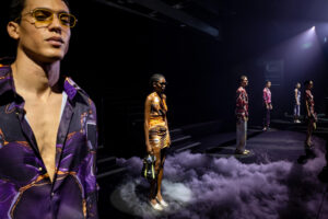 Las modelos presentan los diseños para la marca Paloma Suárez este sábado en el marco de la Mercedes Benz Fashion Week Madrid en Ifema. EFE/ Daniel González
