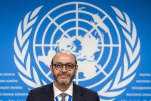 Fotografía tomada el 05/08/2025 del presidente del comité negociador el embajador ecuatoriano Luis Vayas Valdivieso, quien en una entrevista con EFE asegura que la crisis planetaria causada por la contaminación de plásticos es la que más desatendida está porque no existen normas internacionales para frenarla, lo cual cambiará cuando se apruebe un tratado global que está siendo muy difícil de alcanzar, pero que sin duda verá la luz. EFE/SALVATORE DI NOLFI