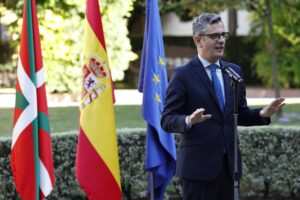 BILBAO, 26/09/2025.- El ministro de la Presidencia, Justicia y Relaciones con las Cortes, Félix Bolaños, ha ofrecido declaraciones a los medios de comunicación este viernes en Bilbao horas antes de asistir a la apertura del Año Judicial en el País Vasco. EFE/ Miguel Toña