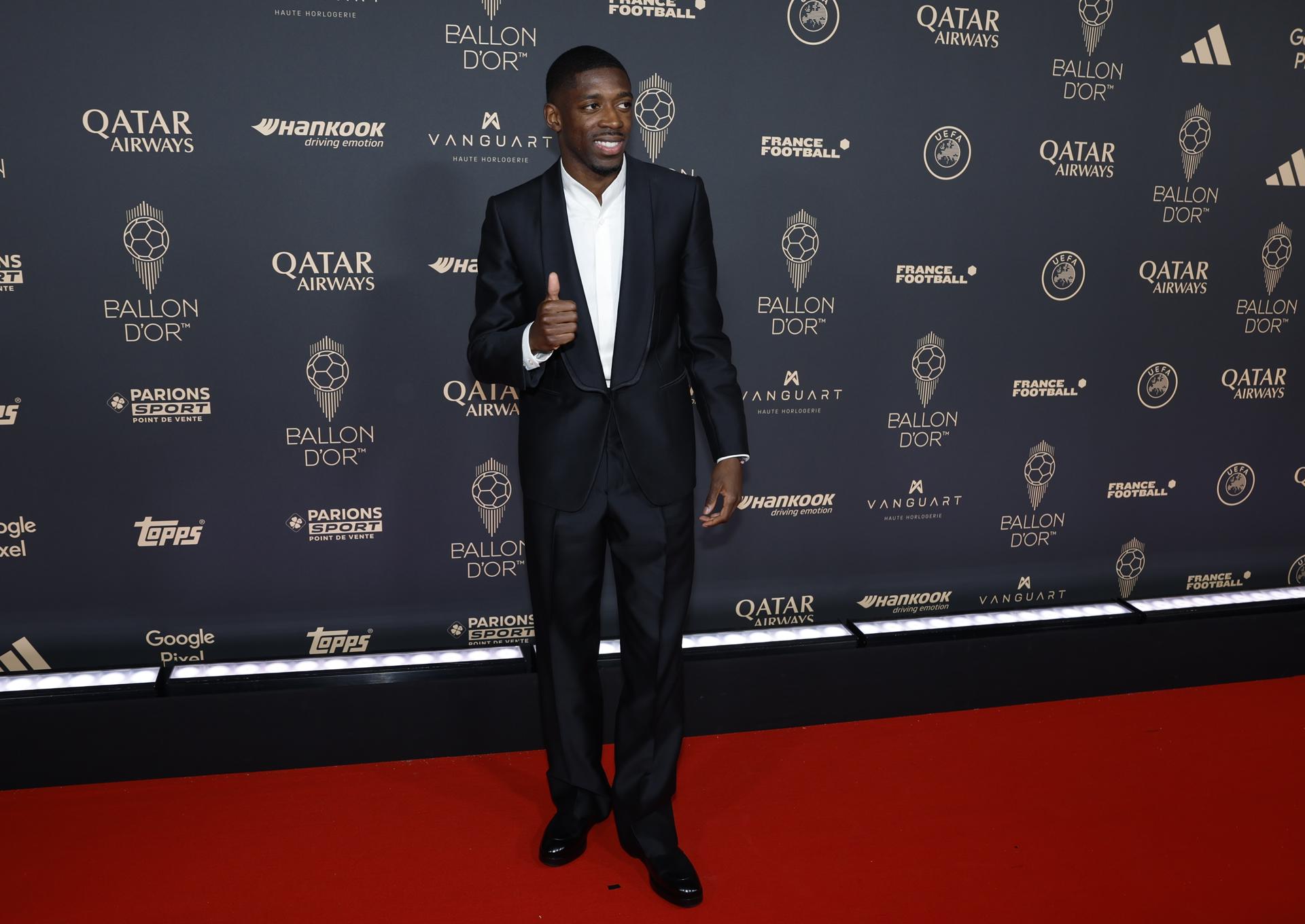 Ousmane Démbélé, a su llegada a la gala de entrega del Balón de Oro, en el Theatre du Chatelet en París. EFE/ Mohammed Badra