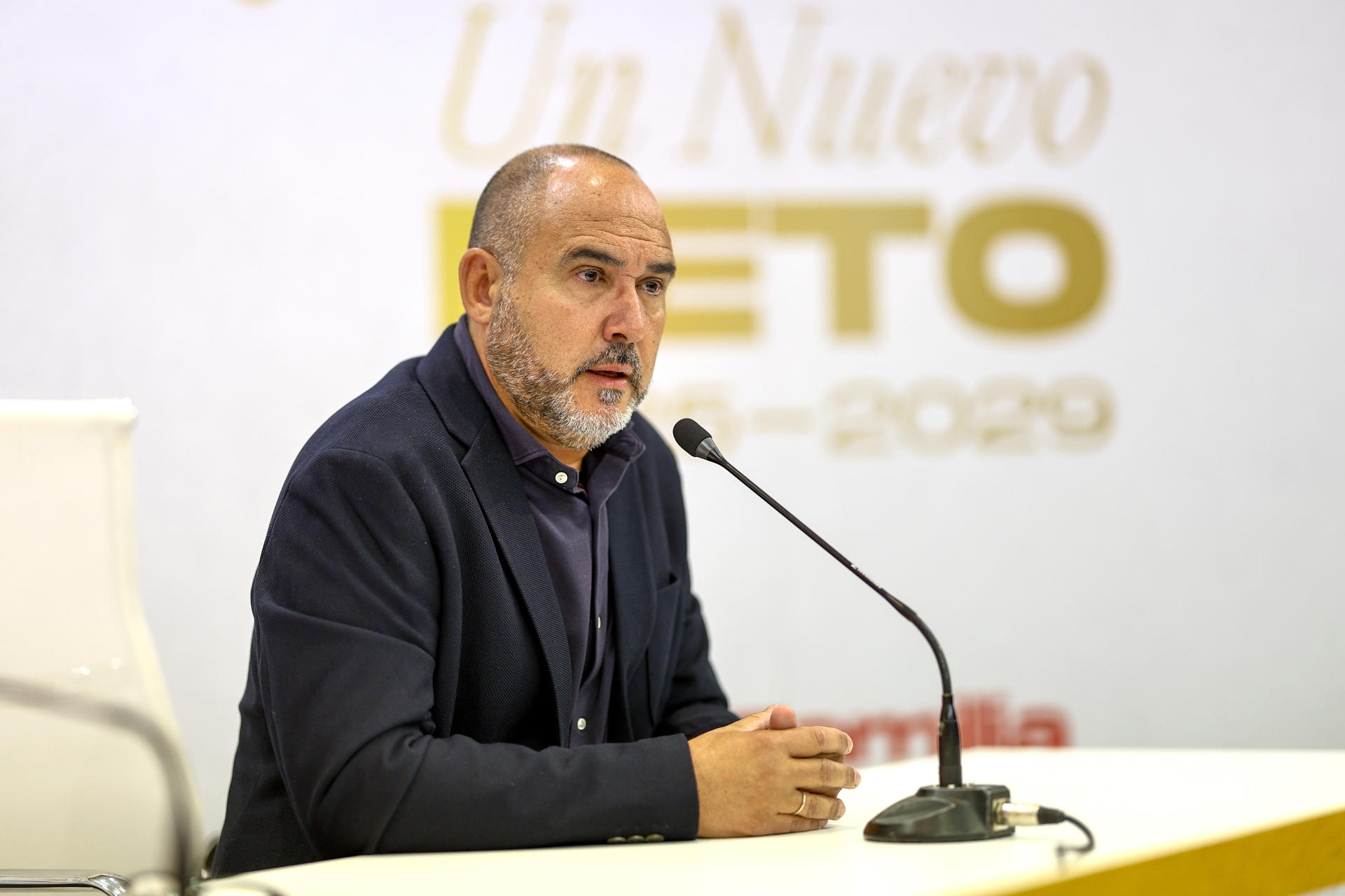 Chus Mateo, durante su presentación como nuevo seleccionador absoluto masculino, este martes en Madrid. EFE/Rodrigo Jiménez
