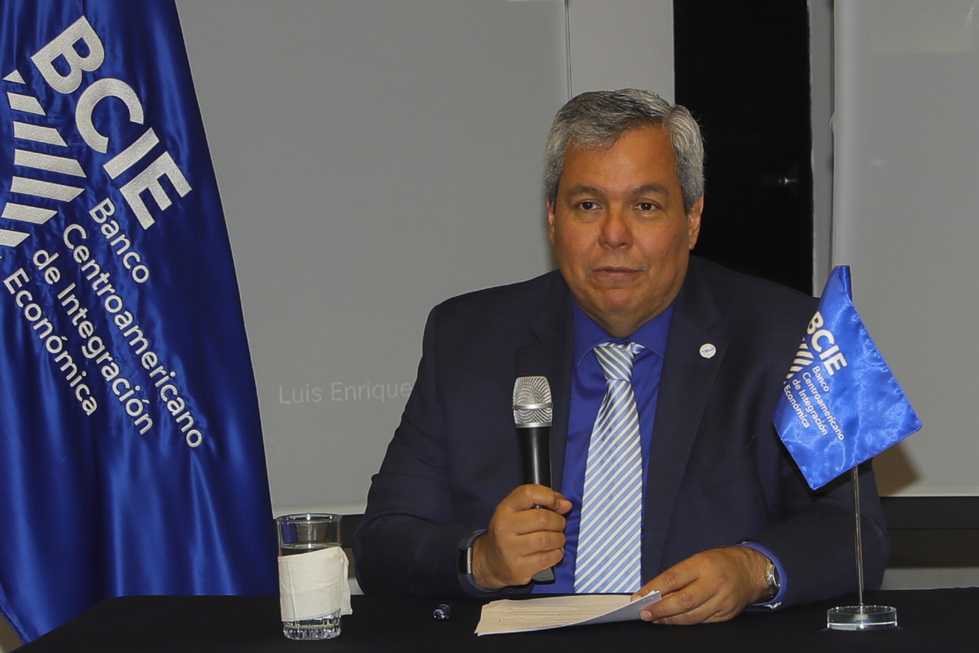 El expresidente ejecutivo del Banco Centroamericano de Integración Económica (BCIE), Dante Mossi, en una foto de archivo. EFE/Gustavo Amador