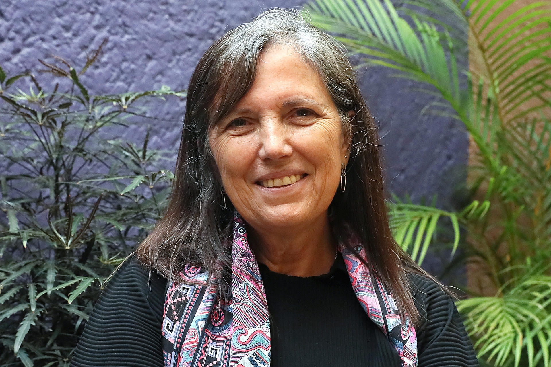 La escritora argentina Claudia Piñeiro posa durante una entrevista con EFE este martes, en la Ciudad de México (México). EFE/ Mario Guzmán
