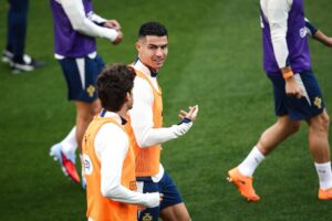 El delantero de la selección de Portugal Cristiano Ronaldo, durante un momento del entranemiento de este miércoles en Oeiras (Portugal), con vistas a los próximos partidos de la fase de clasificación del Mundial 2026. EFE/EPA/RODRIGO ANTUNES