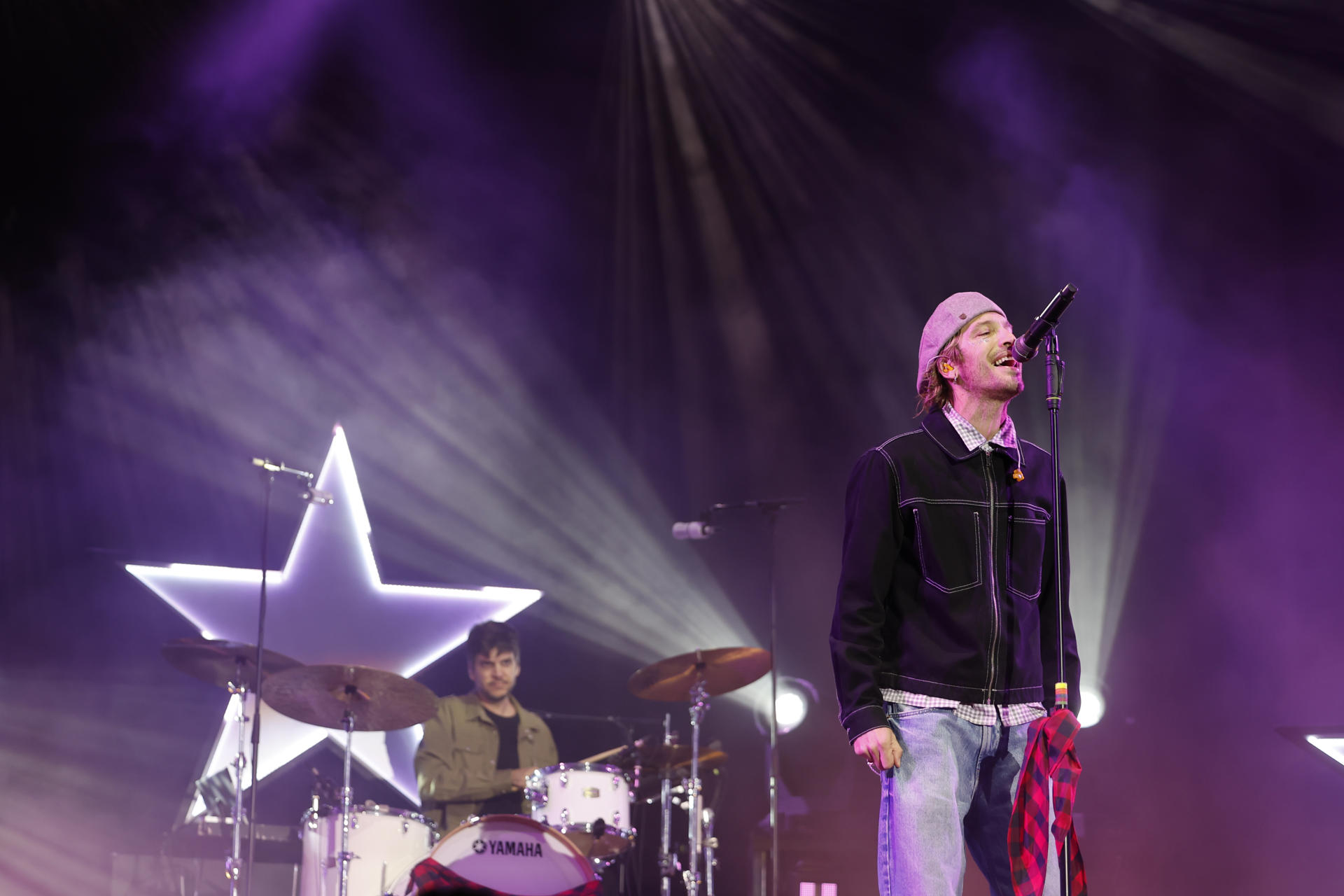 El grupo Marlon durante el concierto que ha ofrecido este jueves en la plaza del Pilar en Zaragoza, dentro de la programación de las Fiestas del Pilar 2025. EFE/Javier Cebollada