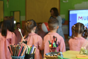 Imagen de archivo de un grupo de niños en un colegio. EFE/ Almudena Álvarez