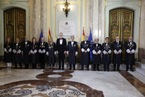 Imagen de archivo (05/09/2025) Los jueces posan con el rey Felipe VI (c) a su llegada al Tribunal Supremo en el tradicional acto de apertura del año judicial. EFE/Chema Moya POOL