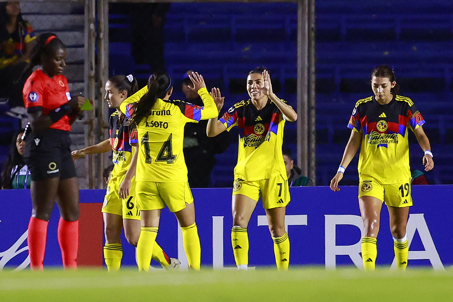 La española Irene Guerrero convirtió un gol de último instante para darle al América un triunfo por 1-2 sobre las Rayadas de Monterrey este lunes en el cierre de la decimocuarta jornada del Apertura 2025 del fútbol mexicano de mujeres. Imagen de archivo. EFE/ Sáshenka Gutiérrez