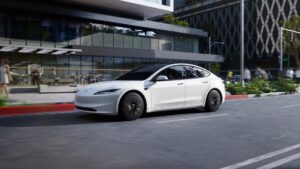 Fotografía cedida por Tesla donde se muestra el Model 3 Standard. EFE /Tesla