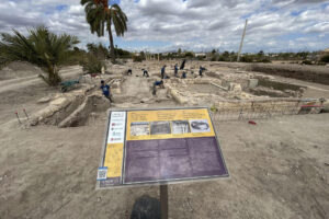 Los investigadores han logrado documentar por primera vez la secuencia completa de ocupación del yacimiento de La Alcudia, en el término municipal ilicitano, donde se descubrió la célebre Dama de Elche, desde el siglo IV antes de Cristo, en plena época ibérica, hasta la contemporaneidad, tras casi una década de excavaciones sistemáticas. EFE/ Guzmán