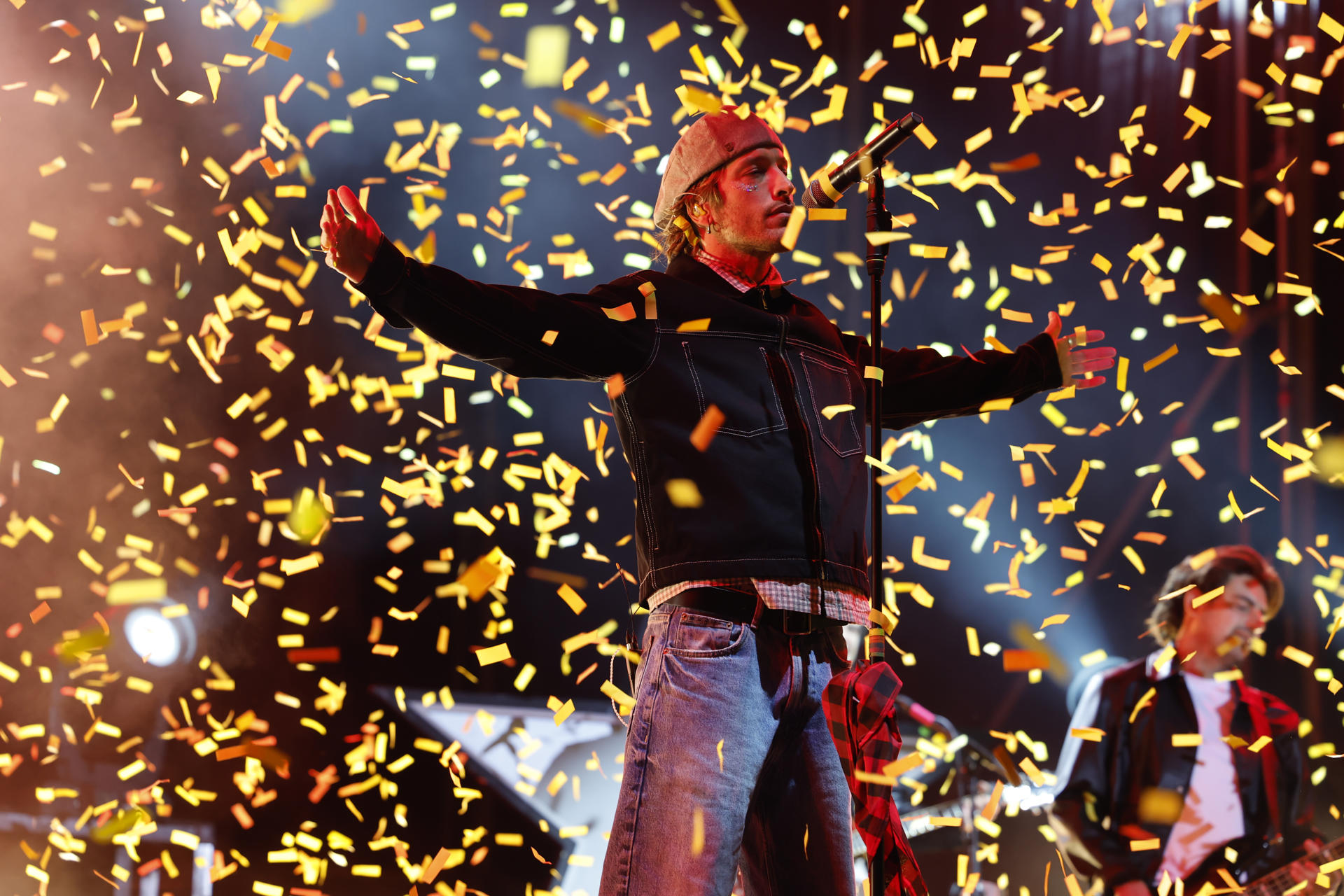 El grupo Marlon durante el concierto que ha ofrecido este jueves en la plaza del Pilar en Zaragoza, dentro de la programación de las Fiestas del Pilar 2025. EFE/Javier Cebollada