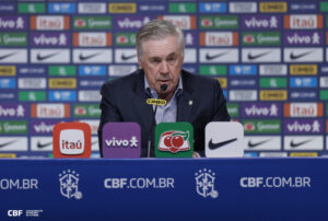 Fotografía cedida por la Confederación Brasileña de Fútbol (CBF) del seleccionador de Brasil, Carlo Ancelotti, hablando durante una rueda de prensa en la sede de la CBF en Rio de Janeiro (Brasil). EFE/ Rafael Ribeiro/ Confederación Brasileña de Fútbol/ SOLO USO EDITORIAL/