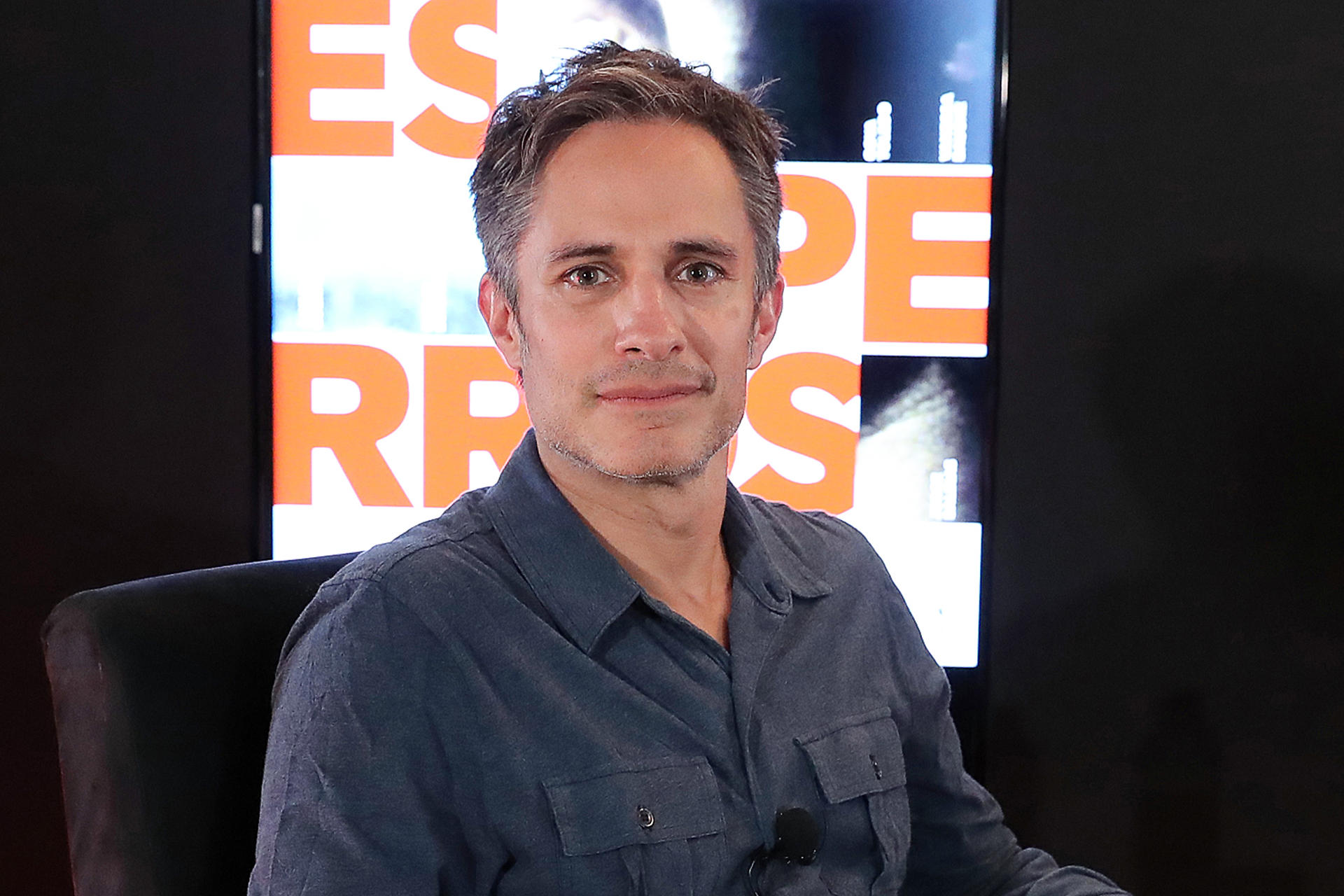 El actor, productor y director, Gael García Bernal posa durante una entrevista con EFE este lunes, en Ciudad de México (México). EFE/Mario Guzmán
