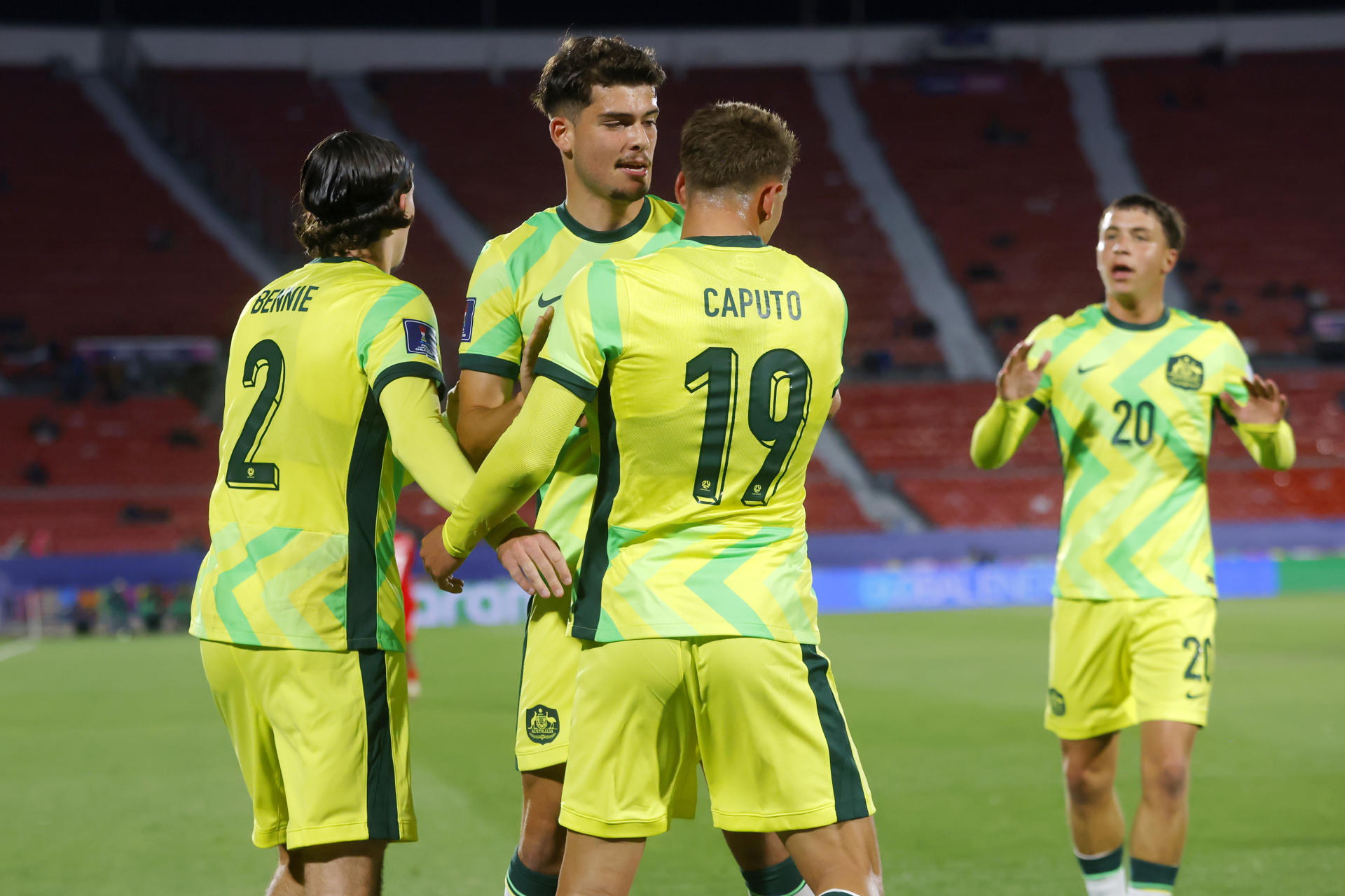 Jugadores de Australia celebran un gol en un partido del grupo D de la Copa Mundial Sub-20. EFE/ Esteban Garay