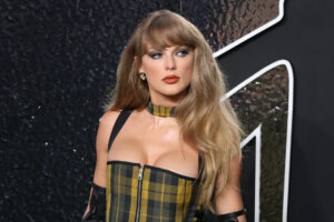 La cantante Taylor Swift posa durante la alfombra roja de los MTV Video Music Awards 2024. EFE/ Octavio Guzmán