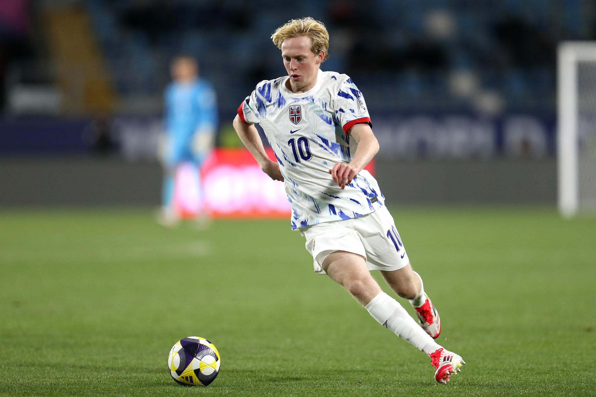 Sondre Granaas de Noruega controla el balón este domingo, en un partido del grupo F de la Copa Mundial Sub-20 ante Arabia Saudí en el estadio Codelco El Teniente, en Rancagua (Chile). EFE/ Ailen Díaz
