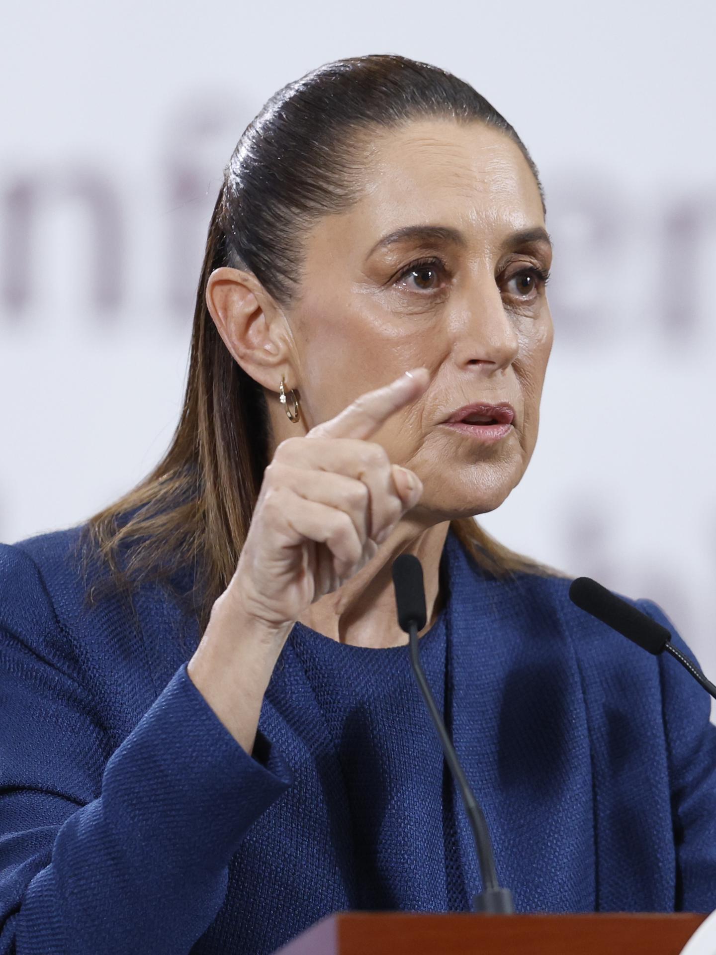 La presidenta de México, Claudia Sheinbaum, habla durante una rueda de prensa este miércoles, en el Palacio Nacional de la Ciudad de México (México). EFE/ Sáshenka Gutiérrez
