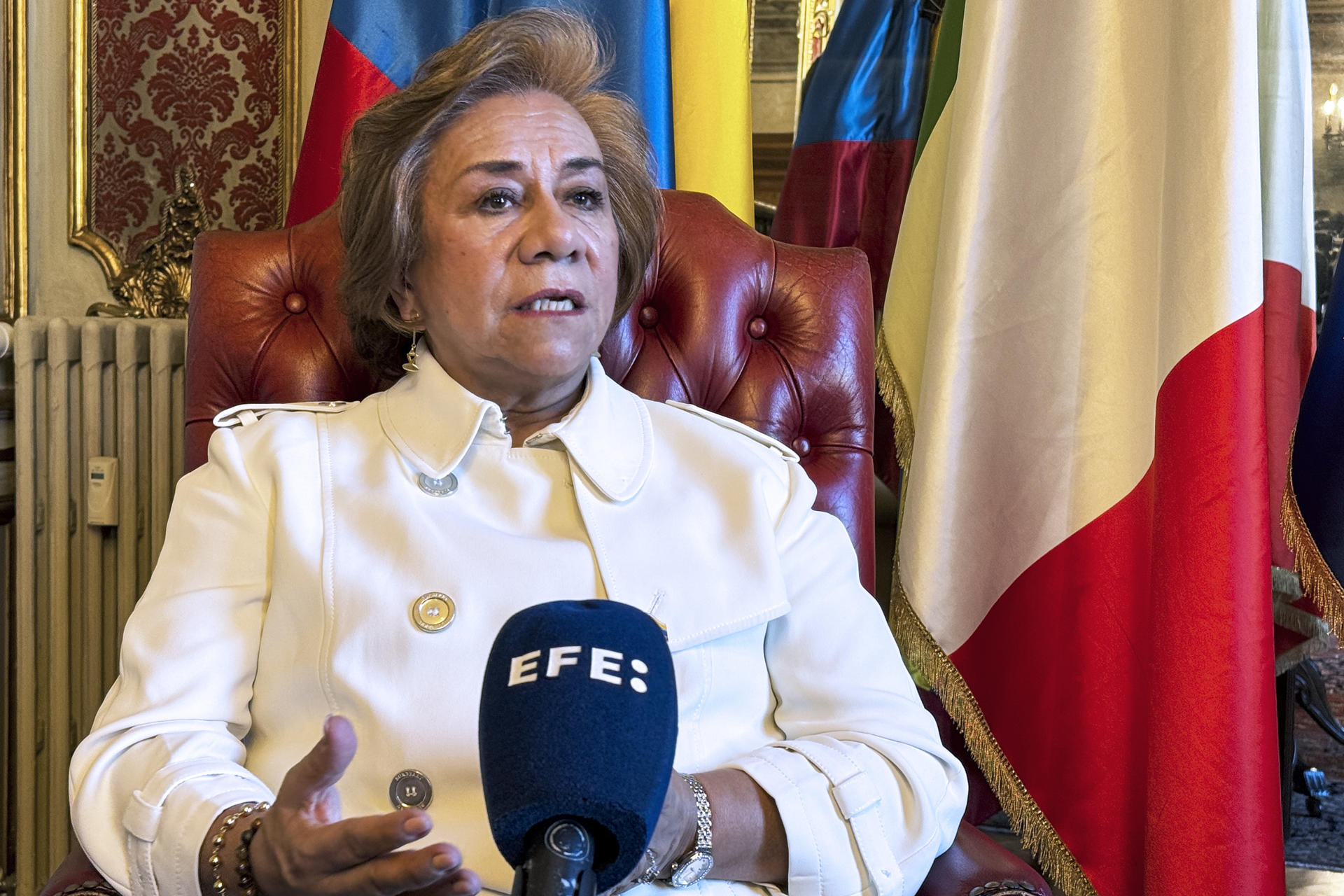 La ministra de Exteriores de Colombia, Rosa Villavicencio, durante su entrevista con EFE este lunes en Roma. EFE/ Daniel Cáceres