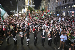 Vista de la manifestación por Palestina esta tarde en Madridd.-EFE/ Fernando Villar