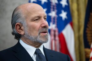El secretario de Comercio de Estados Unidos, Howard Lutnick, en una rueda de prensa el Casa Blanca, Washington, el 30 de mayo de 2025. EFE/EPA/FRANCIS CHUNG