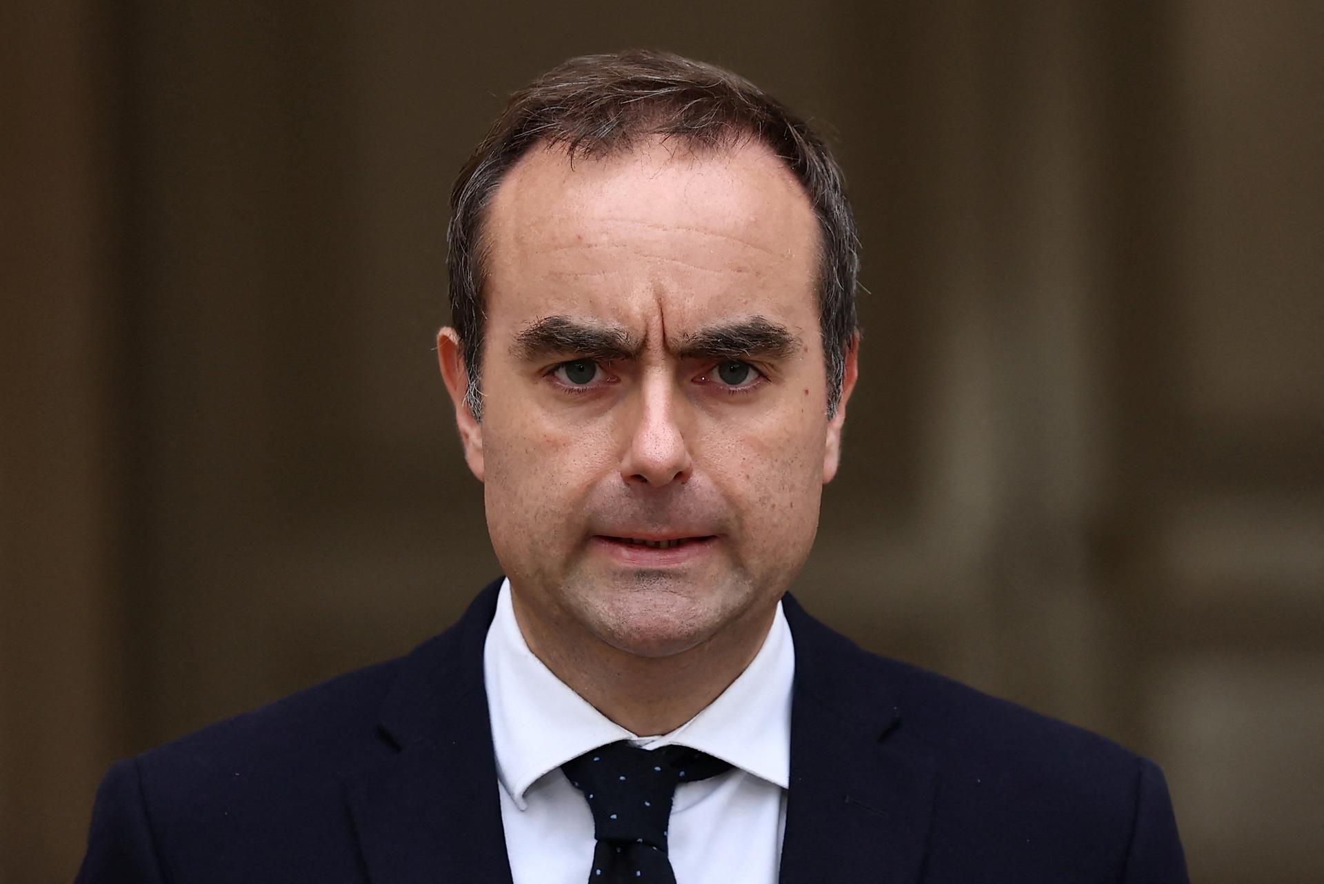 El primer ministro saliente francés, Sebastien Lecornu, hace una declaración en Matignon (sede del gobierno) en París, el 6 de octubre de 2025. EFE/EPA/STEPHANE MAHE / POOL MAXPPP OUT
