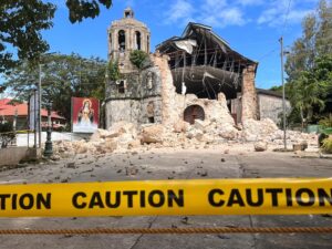 Una iglesia parcialmente derruida en la ciudad de Bogo a raíz del terremoto que azotó la región central de Filipinas.
EFE/EPA/JUANITO ESPINOSA
