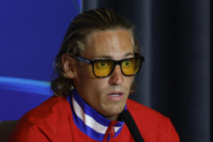 Fotografía de Juanjo Martín, en la que puede verse en una imagen del pasado 29 de septiembre al centrocampista del Atlético de Madrid Marcos Llorente durante una rueda de prensa. EFE