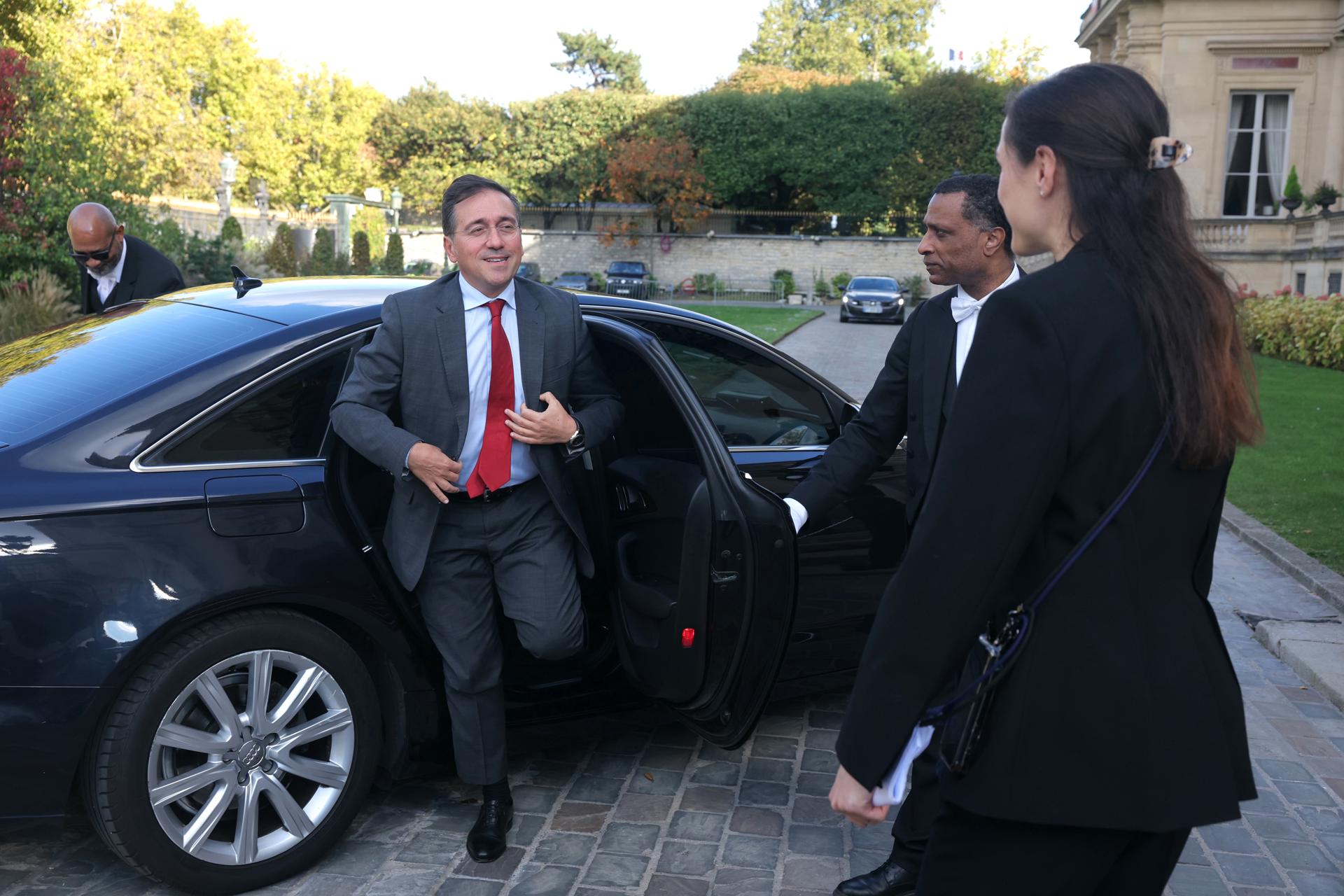 El ministro de Asuntos Exteriores de España, José Manuel Albarés, llega a una reunión ministerial sobre la implementación del plan de paz en Oriente Medio en el Quai d'Orsay, el Ministerio de Europa y Asuntos Exteriores de Francia, en París, Francia, el 9 de octubre de 2025. Israel y Hamas acordaron el 9 de octubre de 2025 un alto el fuego en Gaza para liberar a los rehenes vivos restantes, en un paso importante hacia el fin de una guerra que ha matado a decenas de miles de personas y desencadenado una catástrofe humanitaria. (Francia, España) EFE/EPA/THOMAS SAMSON / POOL MAXPPP OUT