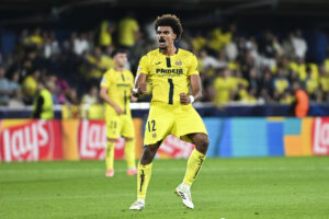 El defensa del Villarreal Renato Veiga celebra su gol durante el partido de primera ronda de Liga de Campeones que Villarreal CF y Juventus de Turín disputaron en el estadio de La Cerámica. EFE/Andreu Esteban