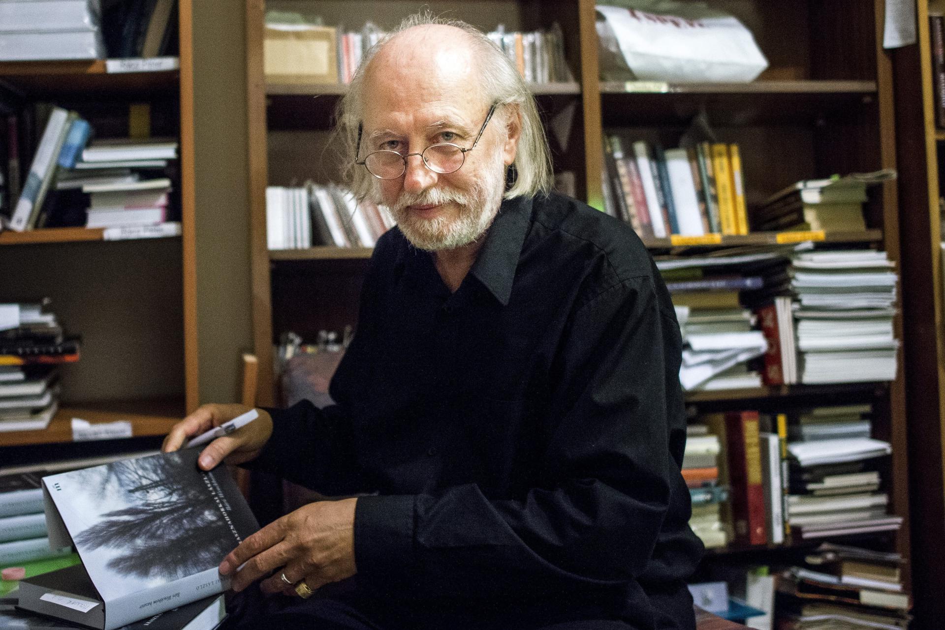 Una foto proporcionada el 09 de octubre de 2025 muestra al escritor húngaro Laszlo Krasznahorkai, ganador del Premio Nobel de Literatura 2025, en Budapest, Hungría, el 19 de septiembre de 2016. La Academia Sueca honró a Laszlo Krasznahorkai con el Premio Nobel de Literatura 2025 por su 'prosa visionaria y apocalíptica'. (Hungría, Suecia) EFE/EPA/Janos Marjai HUNGARY OUT