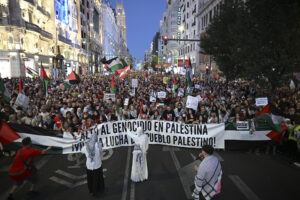 Vista de la manifestación por Palestina esta tarde en Madrid. -EFE/ Fernando Villar