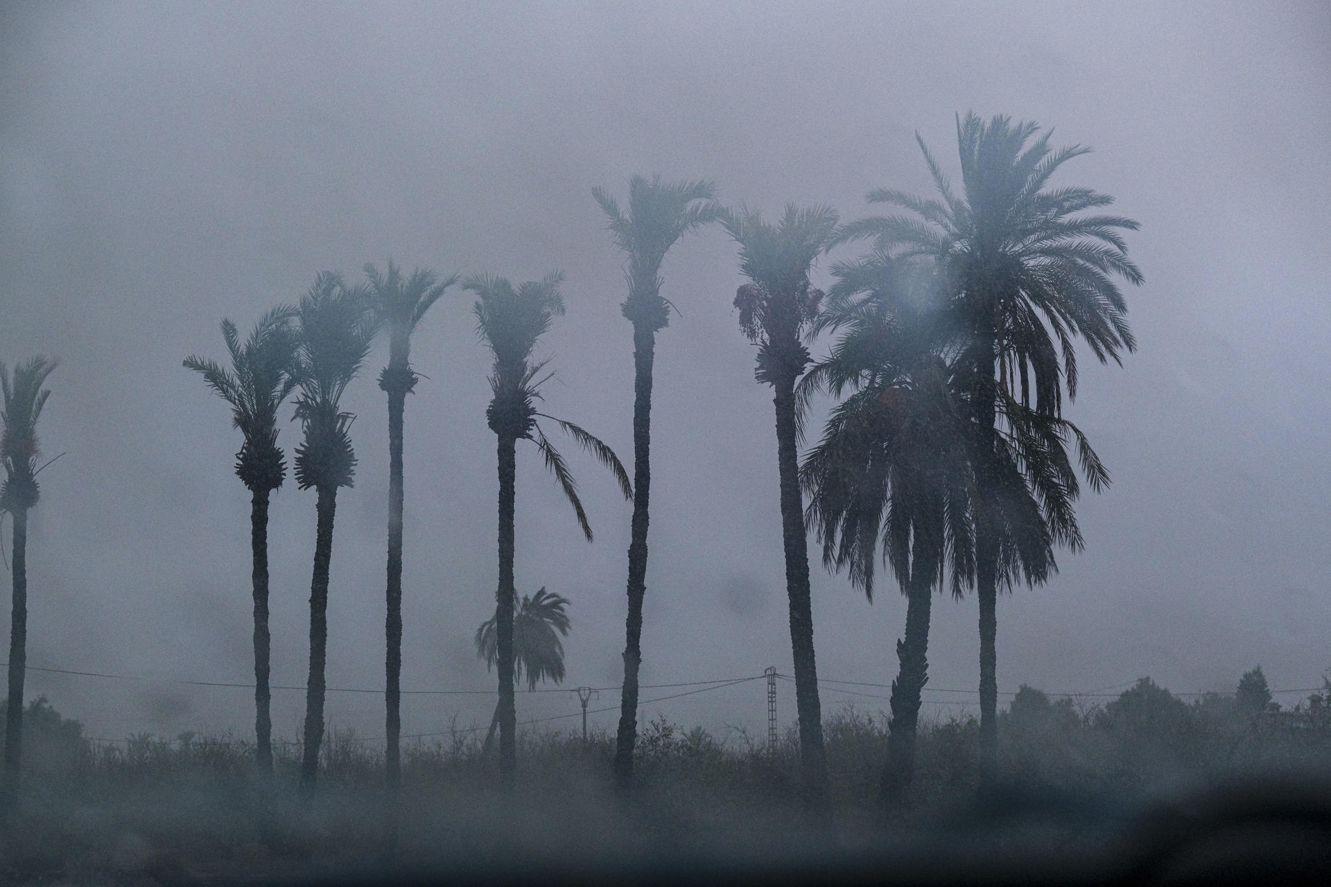 Fuerte tormenta registrada este jueves en La Foia, en Elche. EFE/ Pablo Miranzo

