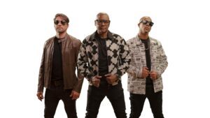Fotografía cedida por Media Force Global donde aparecen los integrantes del grupo Proyecto Uno. El cantante y productor dominicanoestadounidense Nelson Zapata, fundador del grupo Proyecto Uno, dijo en una entrevista con EFE que su reciente álbum 'Back in da House' llega como una "onda positiva de diversión", "especialmente en estos tiempos tan difíciles que estamos viviendo mundialmente". EFE/Media Force Global