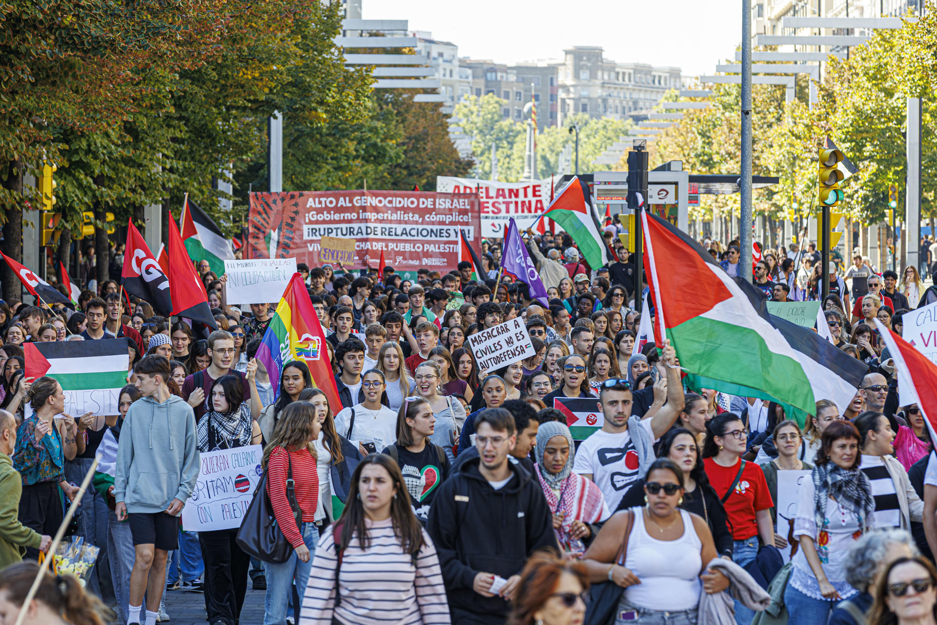 La organización juvenil Contracorriente convoca huelga estudiantil en institutos y facultades, sumándose a la convocatoria estatal, y una manifestación a favor de Palestina, este jueves en Zaragoza. EFE/.JAVIER BELVER
