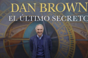 Dan Brown, el autor del célebre 'Código Da Vinci', que ha vendido más de 250 millones de ejemplares de sus novelas, en 56 idiomas, presenta en Madrid su última novela, 'El último secreto'. EFE/ Zipi
