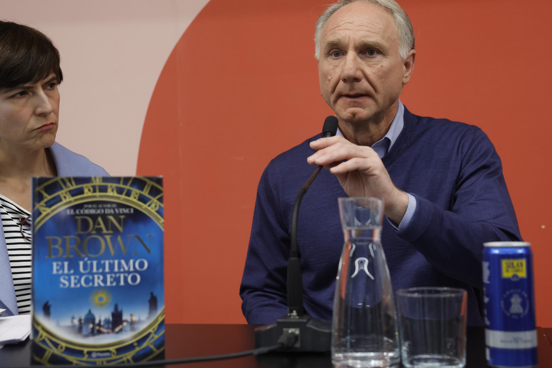 Dan Brown, el autor del célebre 'Código Da Vinci', que ha vendido más de 250 millones de ejemplares de sus novelas, en 56 idiomas, presenta en Madrid su última novela, 'El último secreto'. EFE/ Zipi
