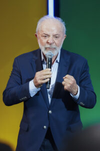 El presidente de Brasil, Luiz Inácio Lula da Silva, habla este 9 de noviembre de 2025, en Camaçari (Brasil). EFE/ Américo Roberto