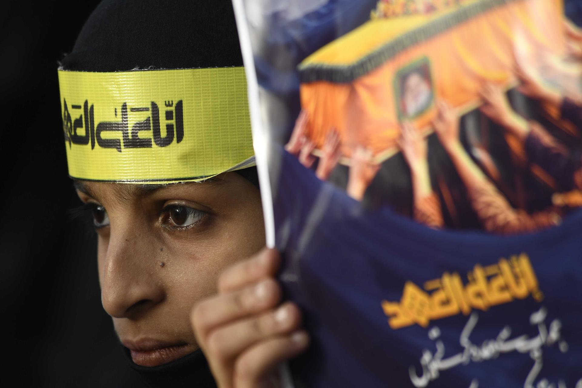 Una persona joven participa en una protesta en apoyo del pueblo palestino en Karachi, Pakistán, 07 de octubre de 2025. El 7 de octubre marca el segundo aniversario de un ataque transfronterizo por parte de Hamas en Israel el 07 de octubre de 2023 que mató a aproximadamente 1,200 israelíes y lanzó una campaña militar israelí en respuesta en la Franja de Gaza que mató a más de 67,000 palestinos y destruyó el enclave palestino. (Protestas) EFE/EPA/SHAHZAIB AKBER
