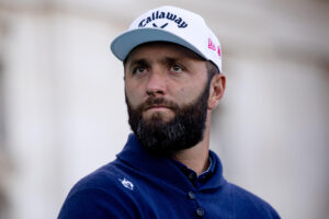 El golfista Jon Rahm protagoniza en la plaza de Cibeles la presentación oficial del Open de España de Golf. EFE/ Daniel González