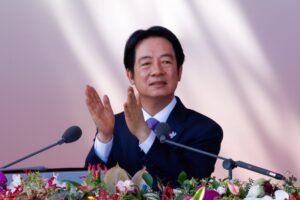 El presidente de Taiwán, William Lai, pronuncia un discurso durante las celebraciones del Día Nacional de Taiwán frente al edificio de la Oficina Presidencial en Taipéi, Taiwán, el 10 de octubre de 2025. EFE/EPA/RITCHIE B. TONGO