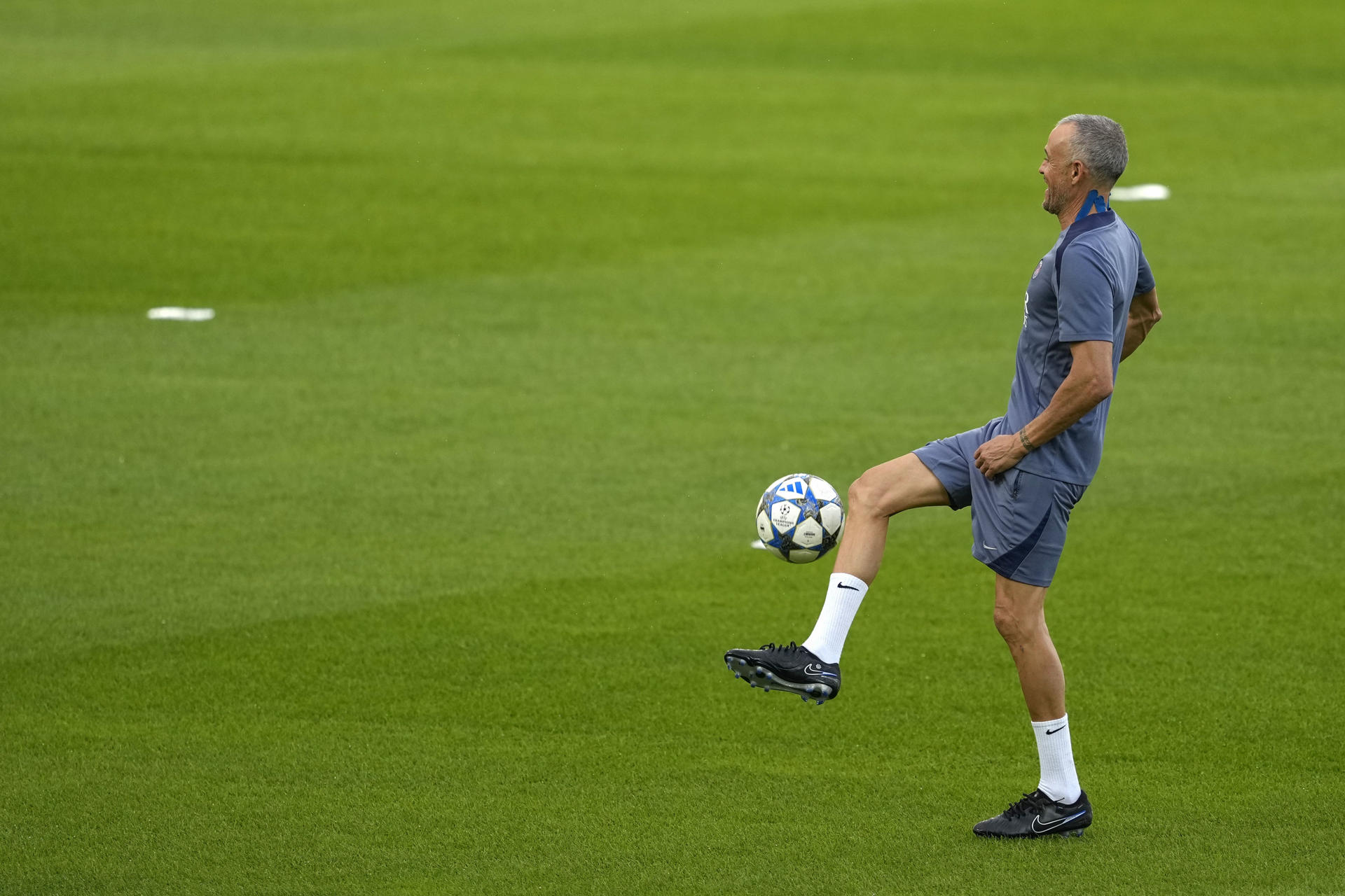 El entrenador del Paris Saint Germain, el español Luis Enrique Martínez. EFE/Alejandro García
