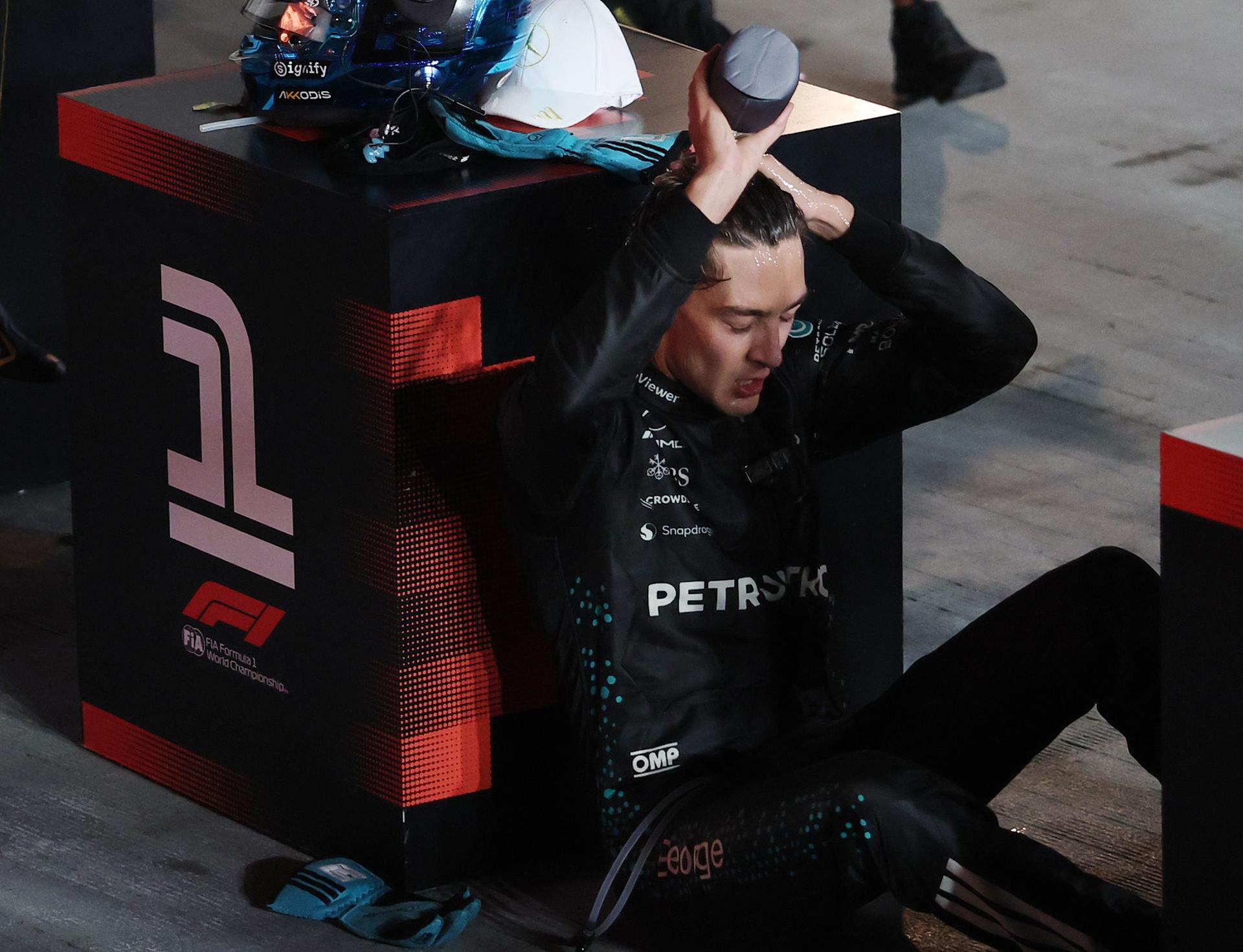 El inglés George Russell (Mercedes) en el Gran Premio de Singapur, el decimoctavo del Mundial de Fórmula Uno. EFE/EPA/FAZRY ISMAIL

