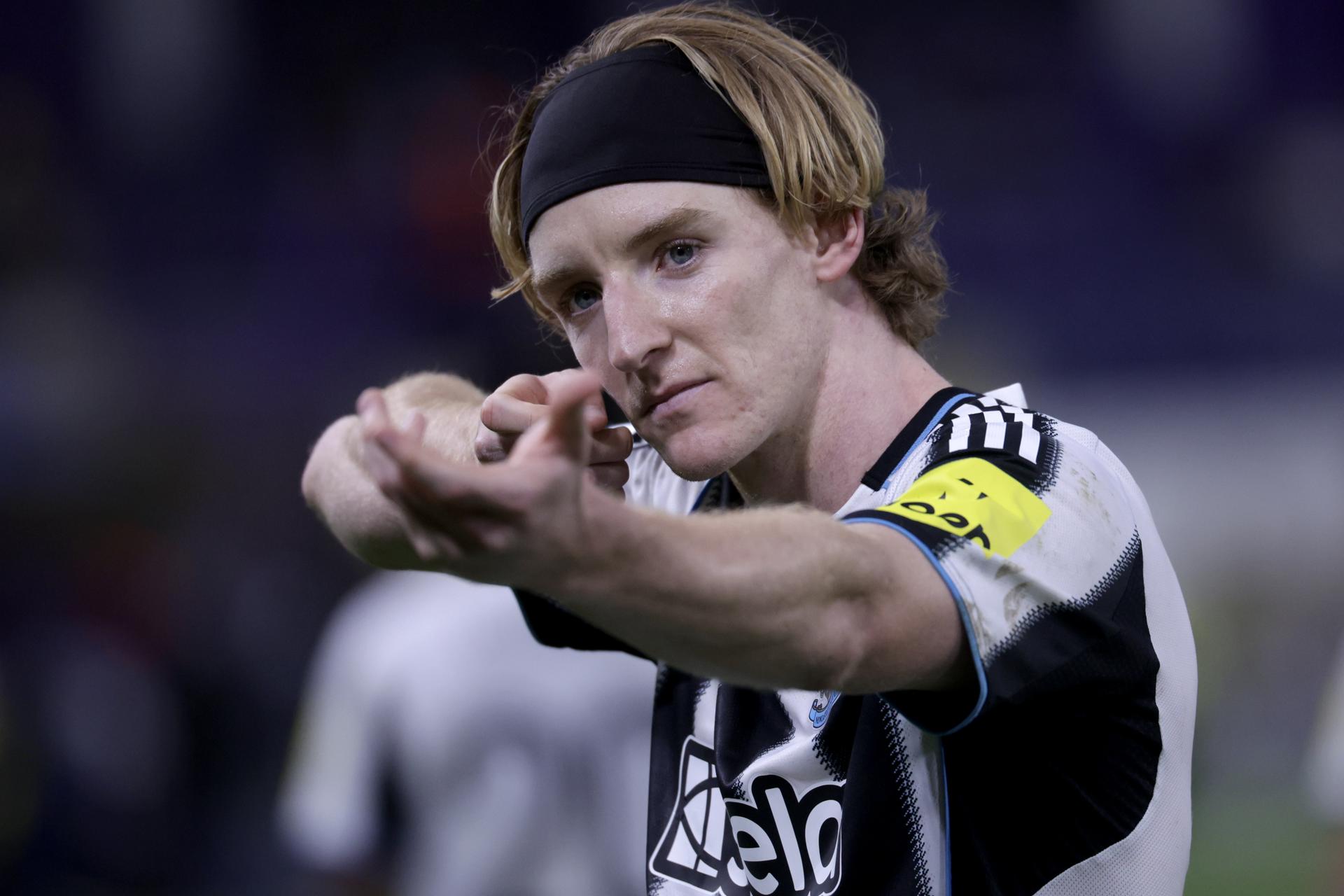 El jugador del Newscastle Anthony Gordon celebra el 0-2 durante el partido de la segunda jornada de la UEFA Champions League leagueque han jugadoUnion SG y Newcastle United en Bruselas, Bélgica. EFE/EPA/OLIVIER MATTHYS