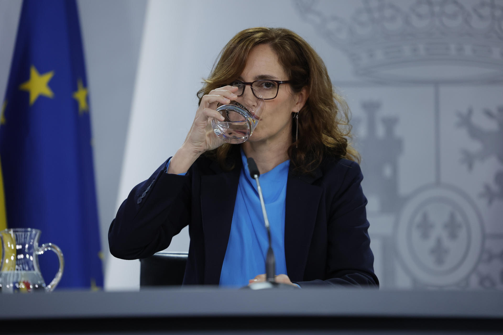La ministra de Sanidad, Mónica García durante la rueda de prensa posterior a la reunión del Consejo de Ministros, este martes en el Palacio de la Moncloa. EFE/ Zipi