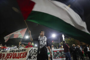 Personas participan en una manifestación a favor de Palestina en Ciudad de México (México). Imagen de archivo. EFE/ Isaac Esquivel