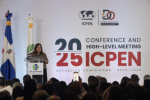 La directora general del Consumidor de Portugal, Carla Barata, habla durante la inauguración de la reunión de la Red Internacional de Protección al Consumidor y Cumplimiento (Icpen, por sus siglas en inglés) este martes, en Santo Domingo (República Dominicana). EFE/Orlando Barría
