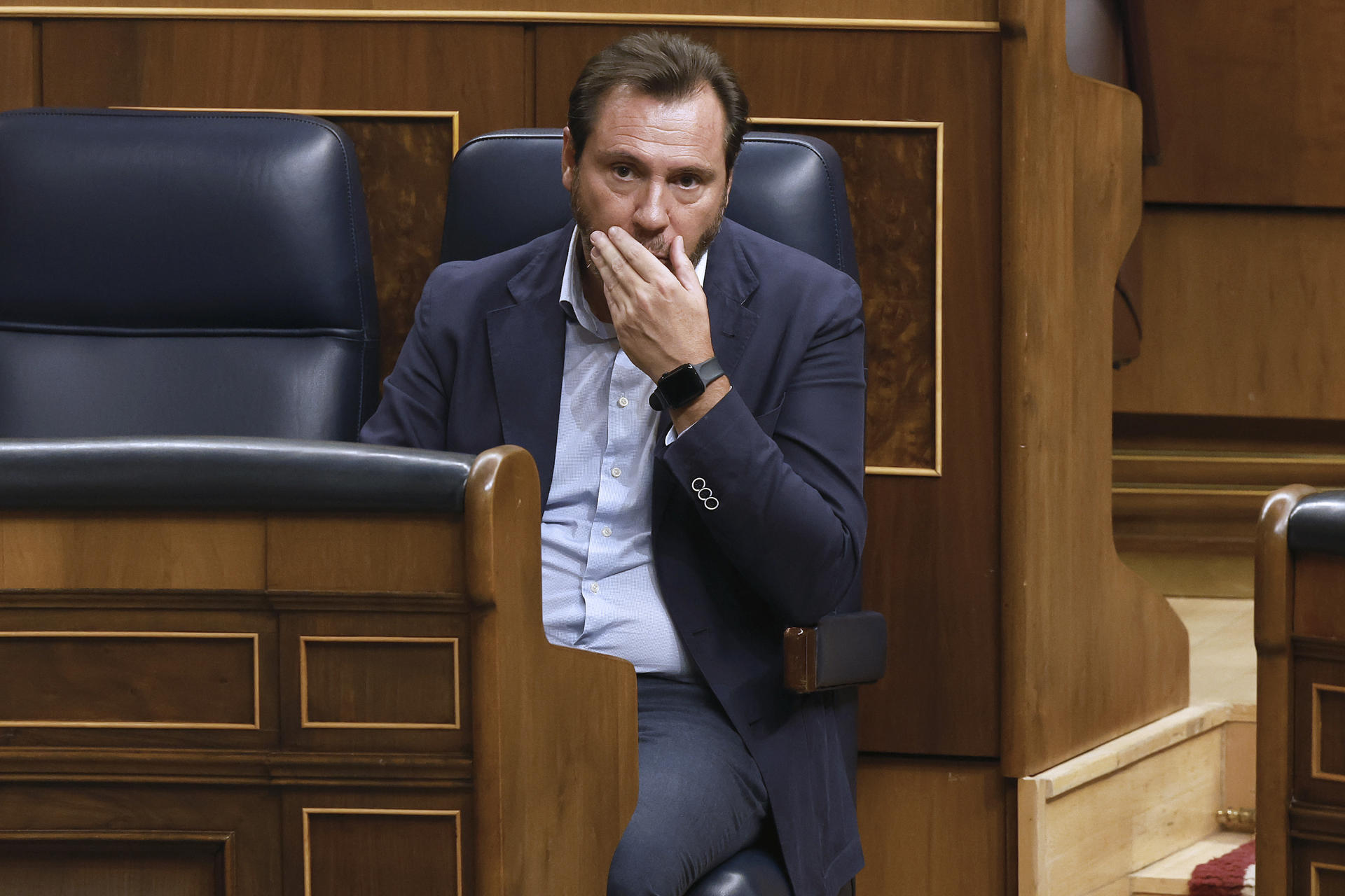 El ministro de Transportes, Óscar Puente, durante el pleno celebrado este miércoles por el Congreso de los Diputados, en Madrid. EFE/JP Gandul
