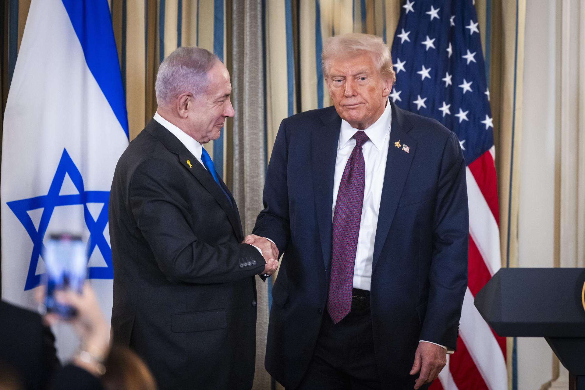Foto de archivo del presidente de Estados Unidos Donald Trump y del primer ministro israelí Benjamin Netanyahu. EFE/JIM LO SCALZO
