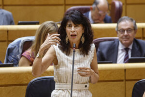La ministra de Igualdad, Ana Redondo interviene en el pleno del Senado. EFE/ Rodrigo Jimenez