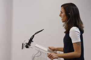 La líder de Podemos, Ione Belarra, durante una rueda de prensa. EFE/ JJ Guillén